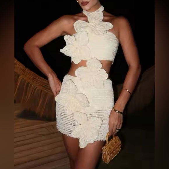 Dresses & Skirts - Flower Appliqués Mini Dress In Off White Stretch Knit, M